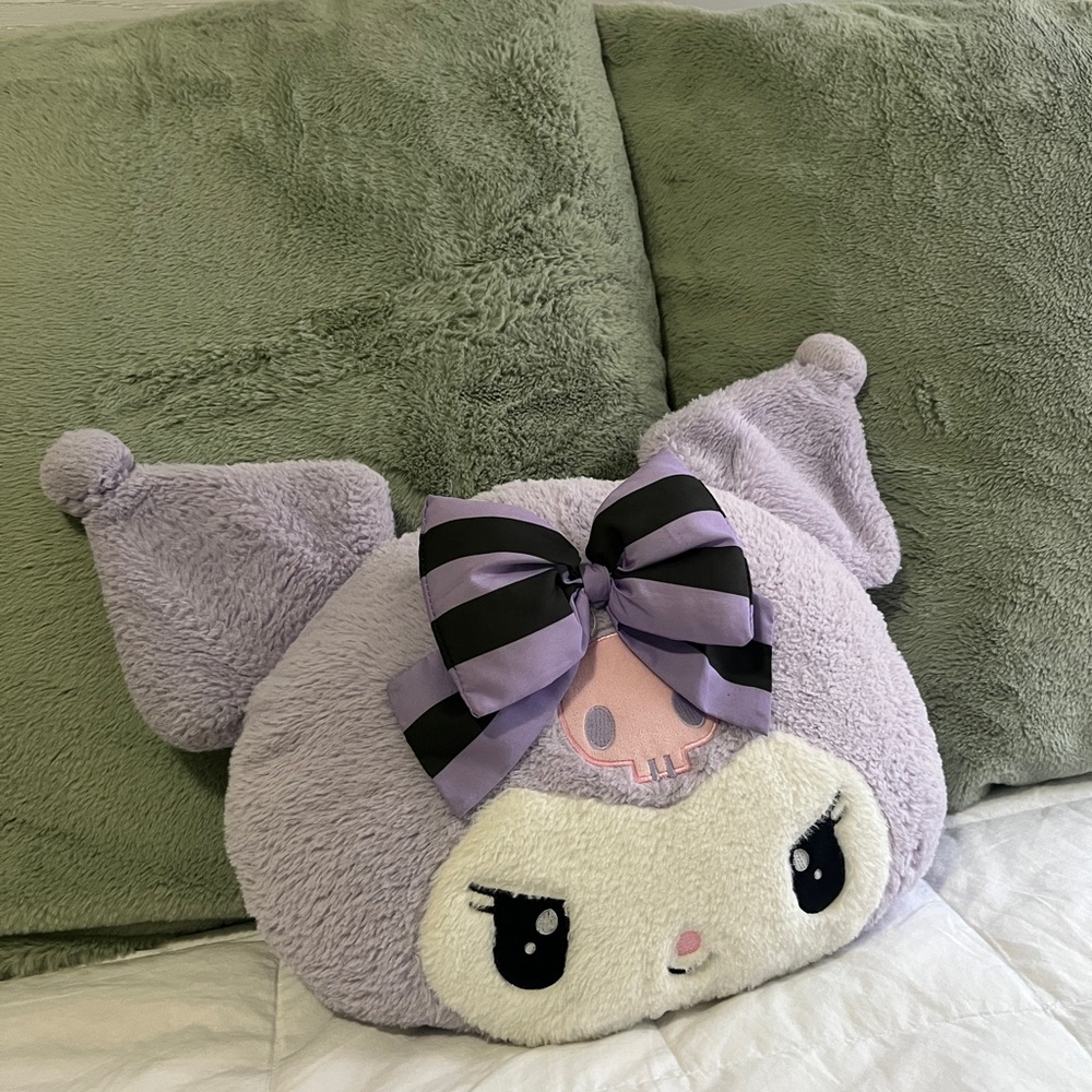 KUROMI THROW PILLOW